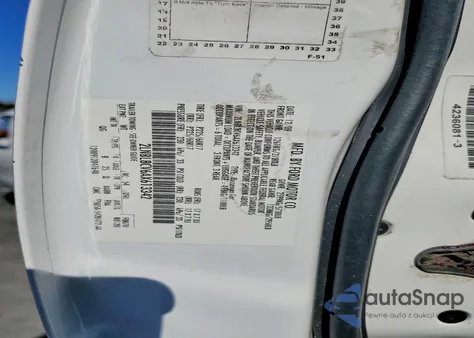 2010 Lincoln Town Car Signature Limited z USA, uszkodzony, nr VIN 2LNBL8CV6AX613342